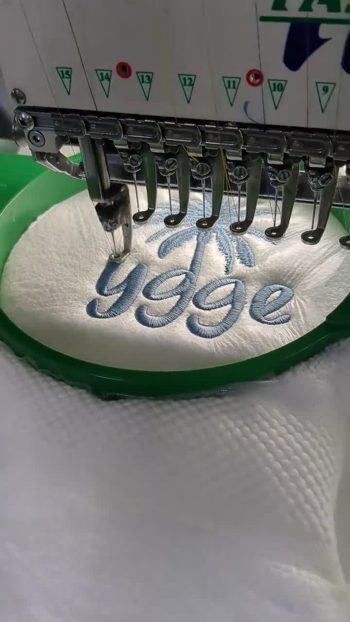 Toalla personalizada para bolos sobre césped – Nombre o texto bordado a medida – Toalla deportiva de algodón suave – Regalo para jugadores de bolos video poster