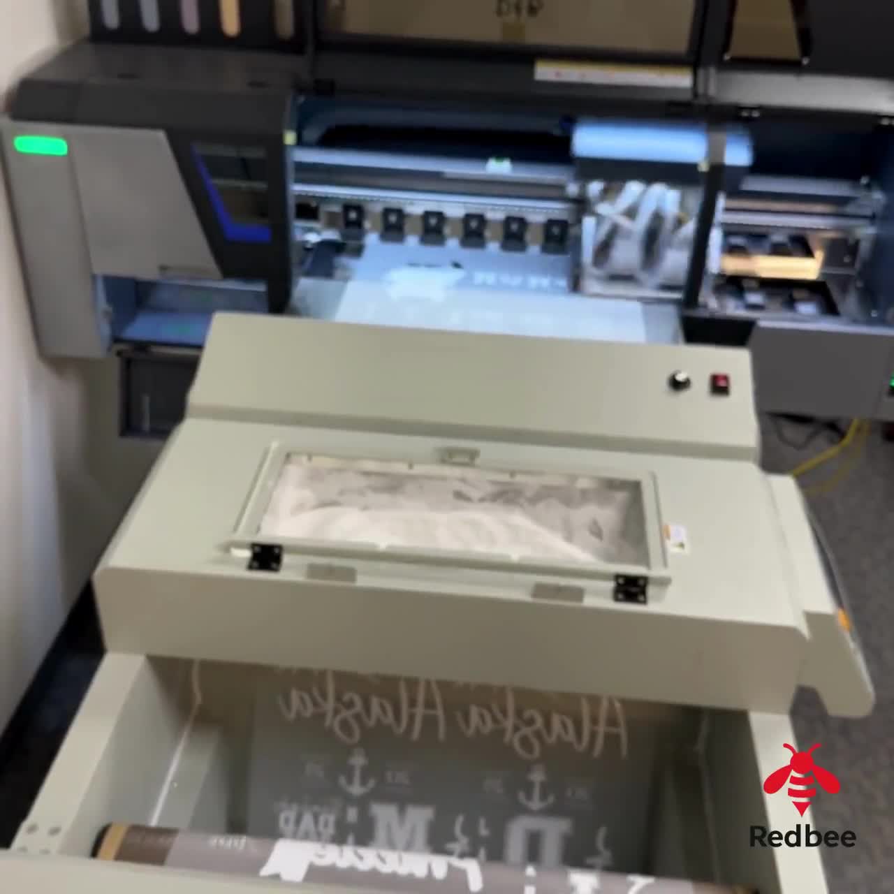 Camiseta de cumpleaños de Barrio Sésamo: camiseta personalizada para niña y niño con nombre y edad. video poster