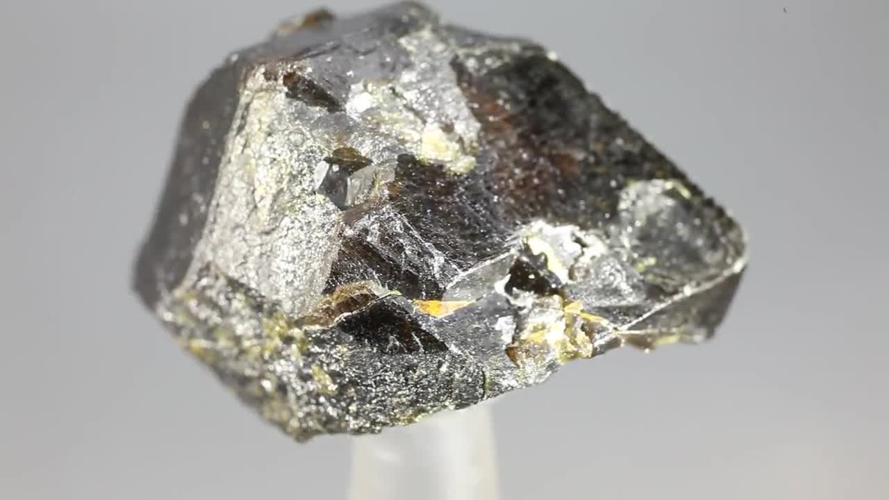 Melanite Garnet: Meaning, Properties, You Should Know