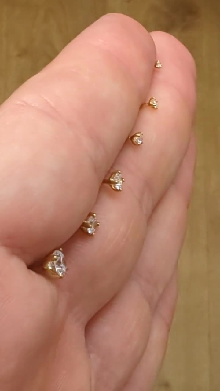 FreshTrends Orecchino Da Naso In Oro Bianco 14k Placcato Rodio, Con Diamante 0.015 Ct, Forma A Vite, Spessore 20g (0,6 Mm)