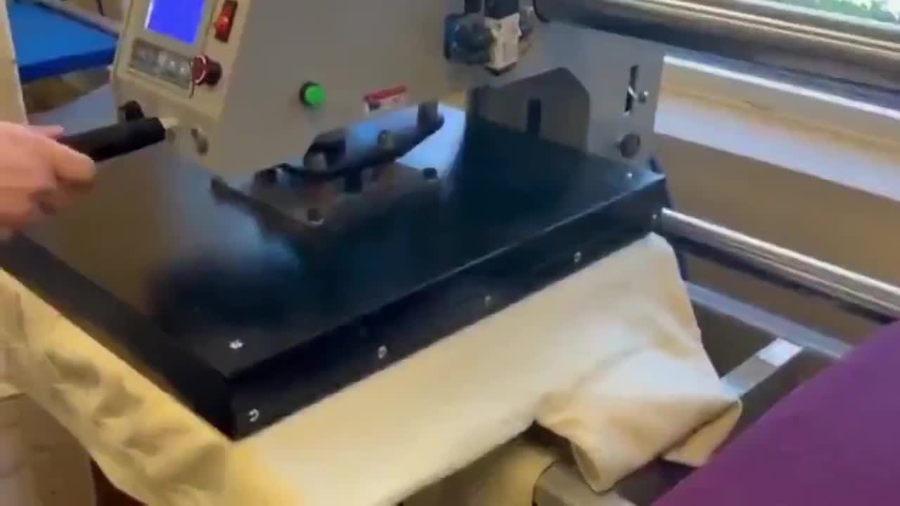 Sudadera de Walt Disney World, jersey de Mickey Mouse, camiseta del Castillo de Disney, El lugar más feliz del mundo, sudadera de vacaciones de Disney video poster