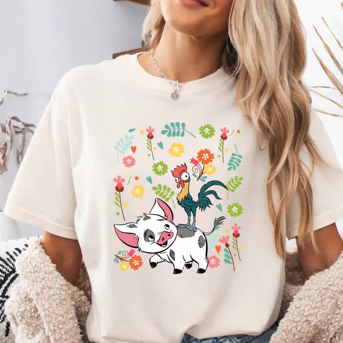 Camiseta de Pua y Hei Hei Moana, linda sudadera tropical de Disney con diseño floral, atuendo de parque de aventuras, regalo para amantes de los animales para mujeres y niños video poster