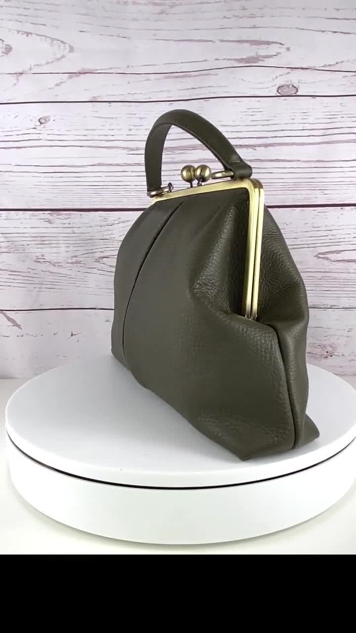 Extravagant crossbody bag orders with handle 