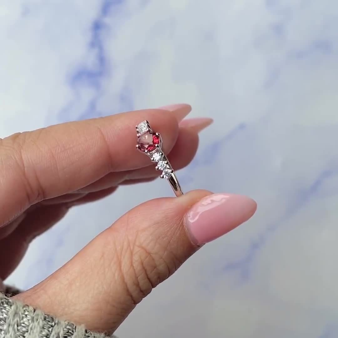 ガーネット婚約指輪スターリングシルバーロジウムニッケル仕上げ2.00カラットサイズ5 to 9 PEORA Garnet Enga 並行輸入品 ガーネット オーバル8×6 Wローズカット クラシカルな6角石座 シルバー