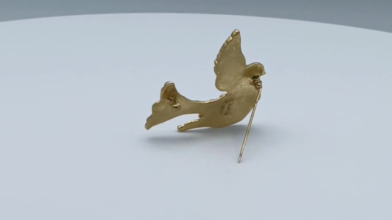  イヴ・サンローラン　ゴールド 鳥　バード　ブローチ YVES SAINT LAURENT * Vintage Gold Tone Textured Bird Motif Brooch
