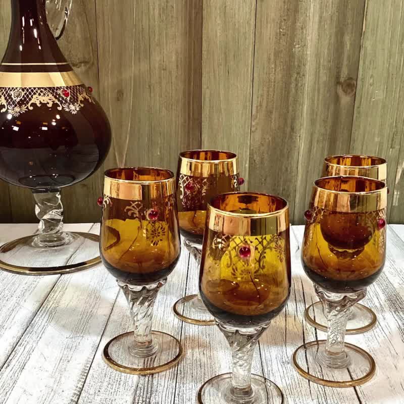 Vintage 22 Kt Gold Glass Decanter Set With Liquor Glasses (U.7-3