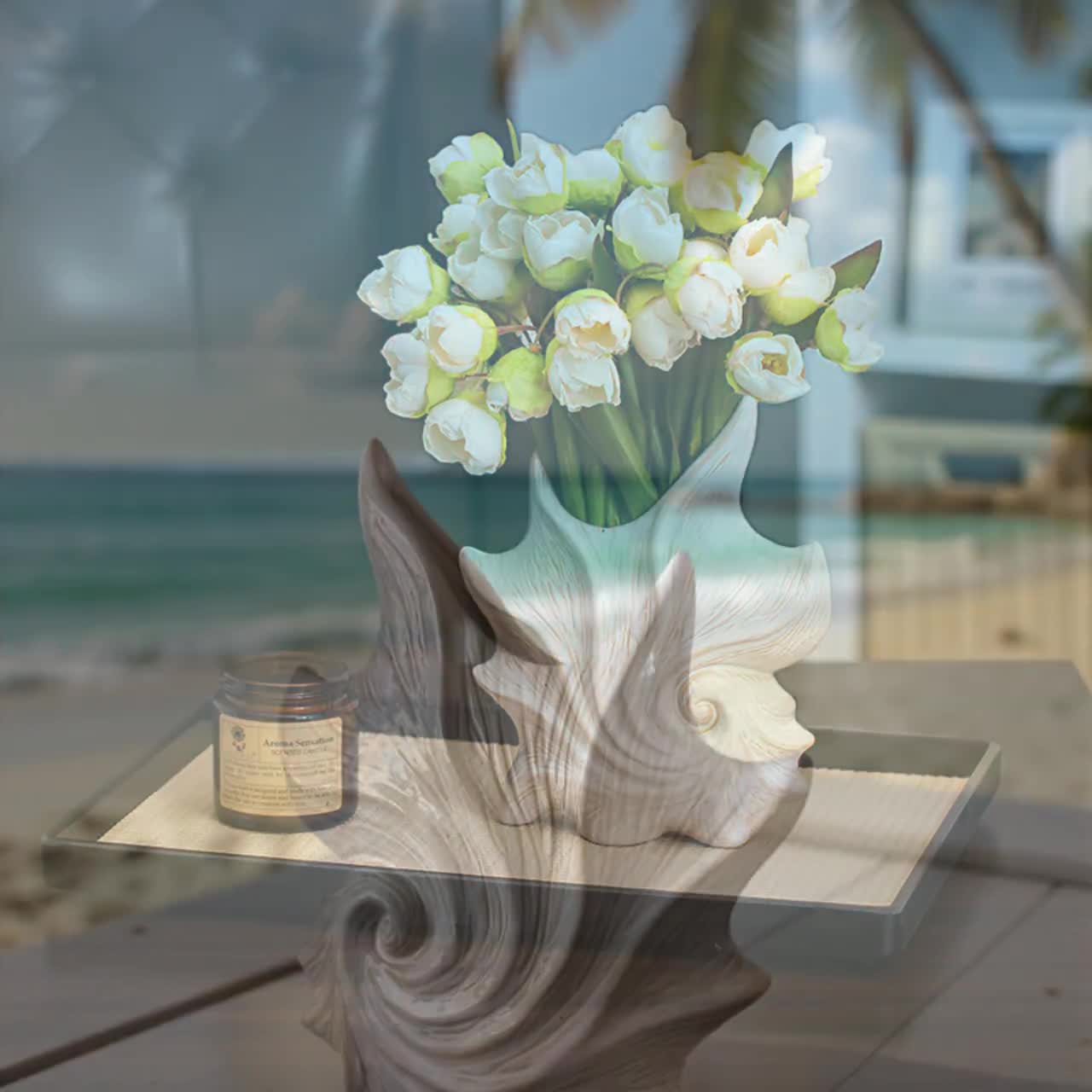 Jarrón de concha marina, decoración de cerámica inspirada en el océano, adorno para el hogar costero, escultura marina texturizada, maceta minimalista boho, arreglo floral video poster