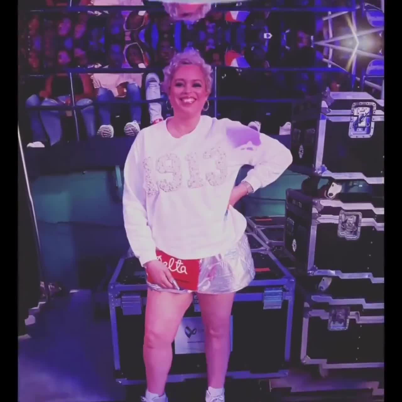 Delta Beaded Clutch video poster