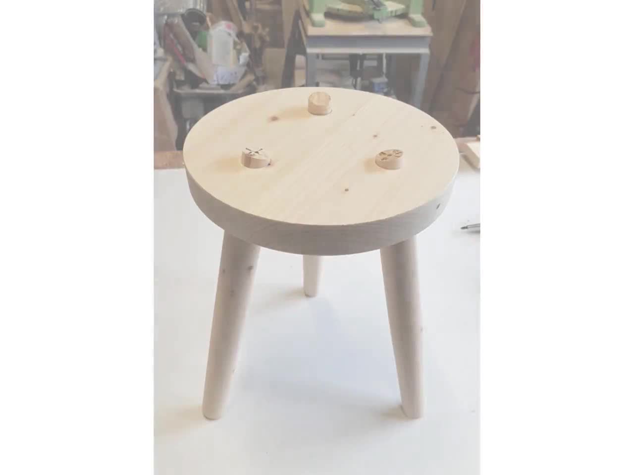 Tabouret 677 version bois par L Atelier1053 sur L'Air du Bois