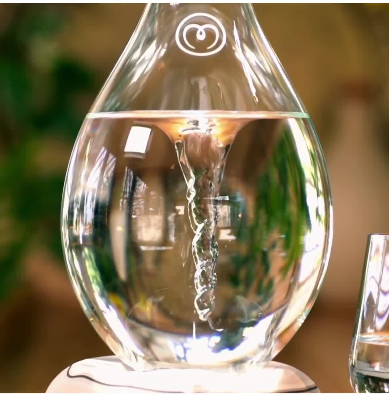 MAYU Swirl Water Aerator, Structured Water Pitcher With Innovative