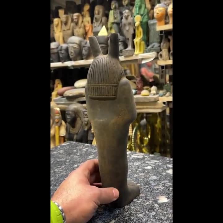玄武岩製セト像 – 古代エジプトの混沌の神、エジプト製 - Etsy 日本