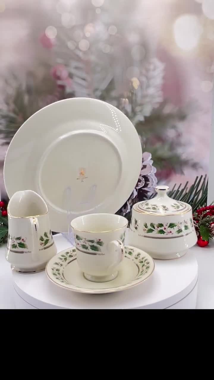 【美品】英国製　ロイヤルスタッフォード★Holly Night★ペアセット 美品】英国ロイヤルスタッフォード☆Holly Night☆ペアセット 【公式通販】