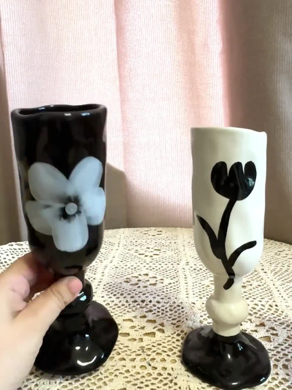 花柄陶器製ハイフットカップ：装飾的なドリンクウェア、新築祝いギフト