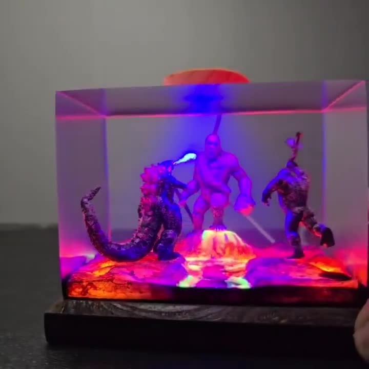 King of The Monsters Resin Lamp, Monster in The City Epoxy