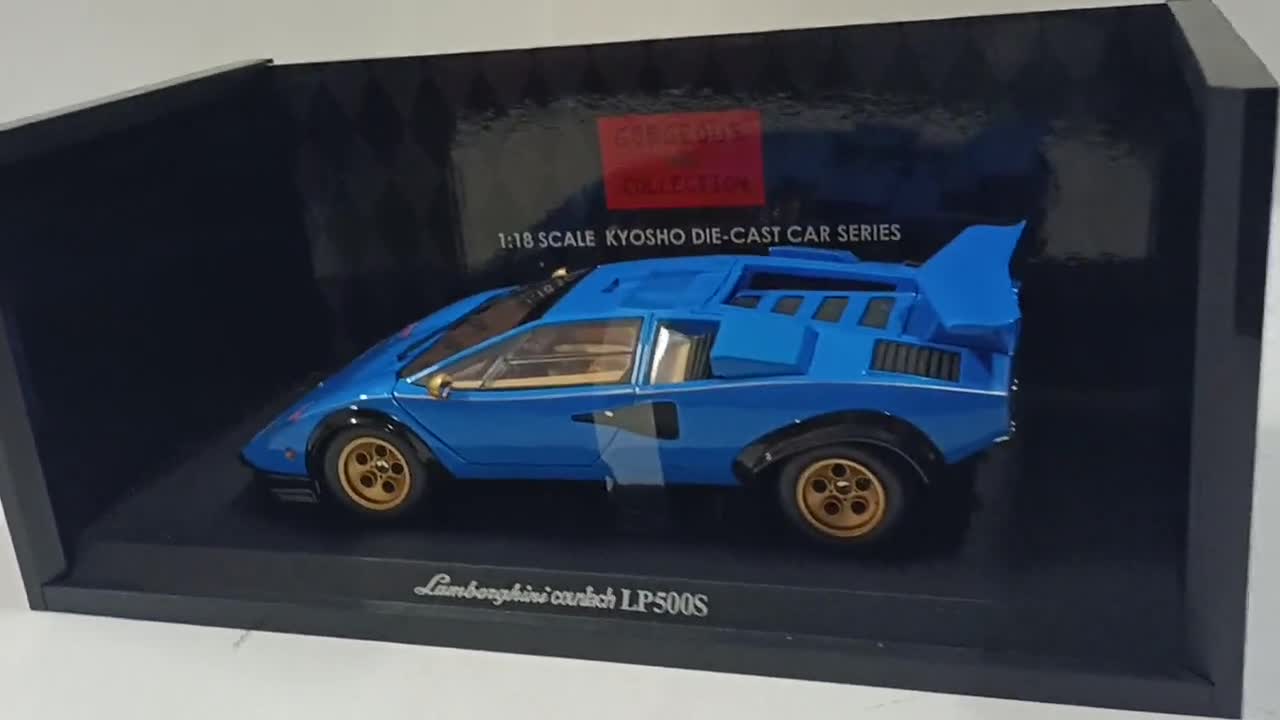 Lamborghini Countach LP500S Diecast Car 1/18 Scale KYOSHO Blue