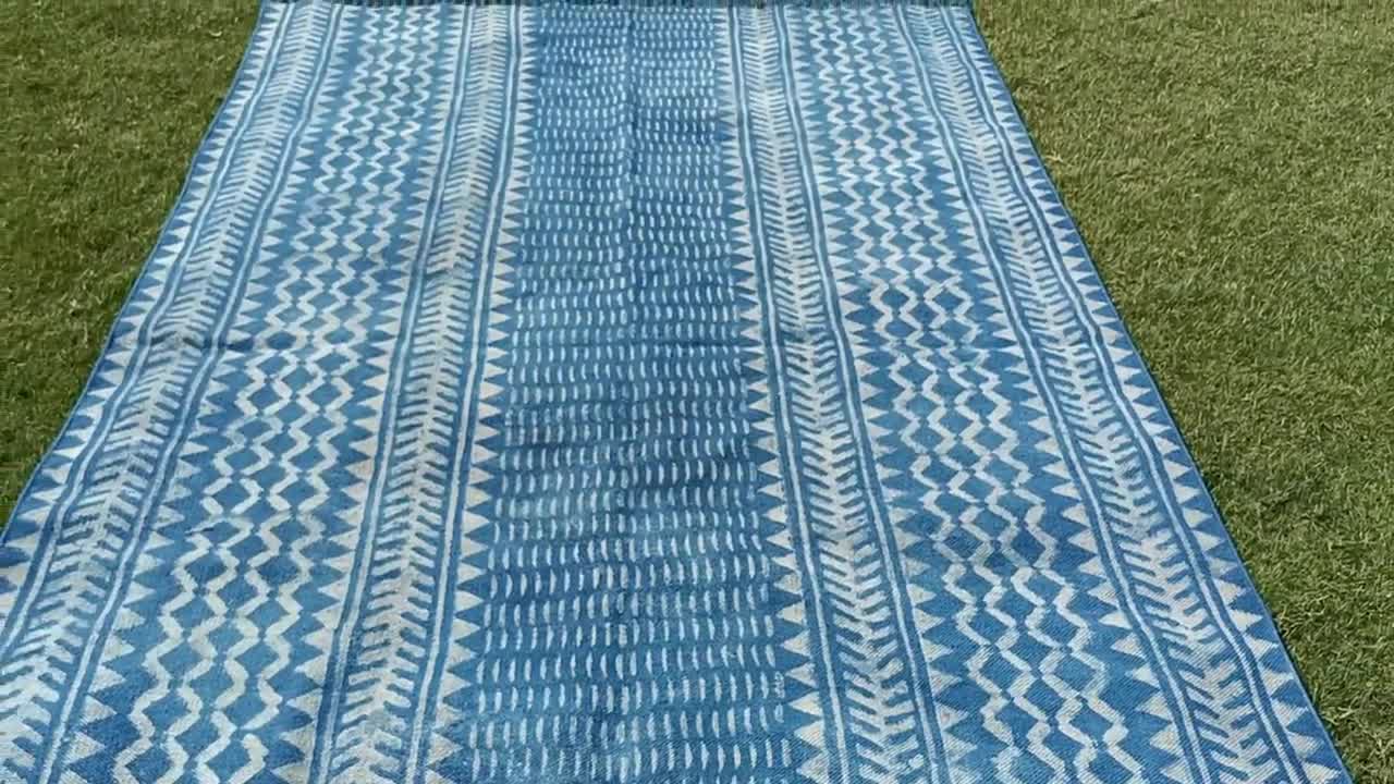 Beautiful Indigo Blue Floral Carpet Yoga Mat Room Decorative