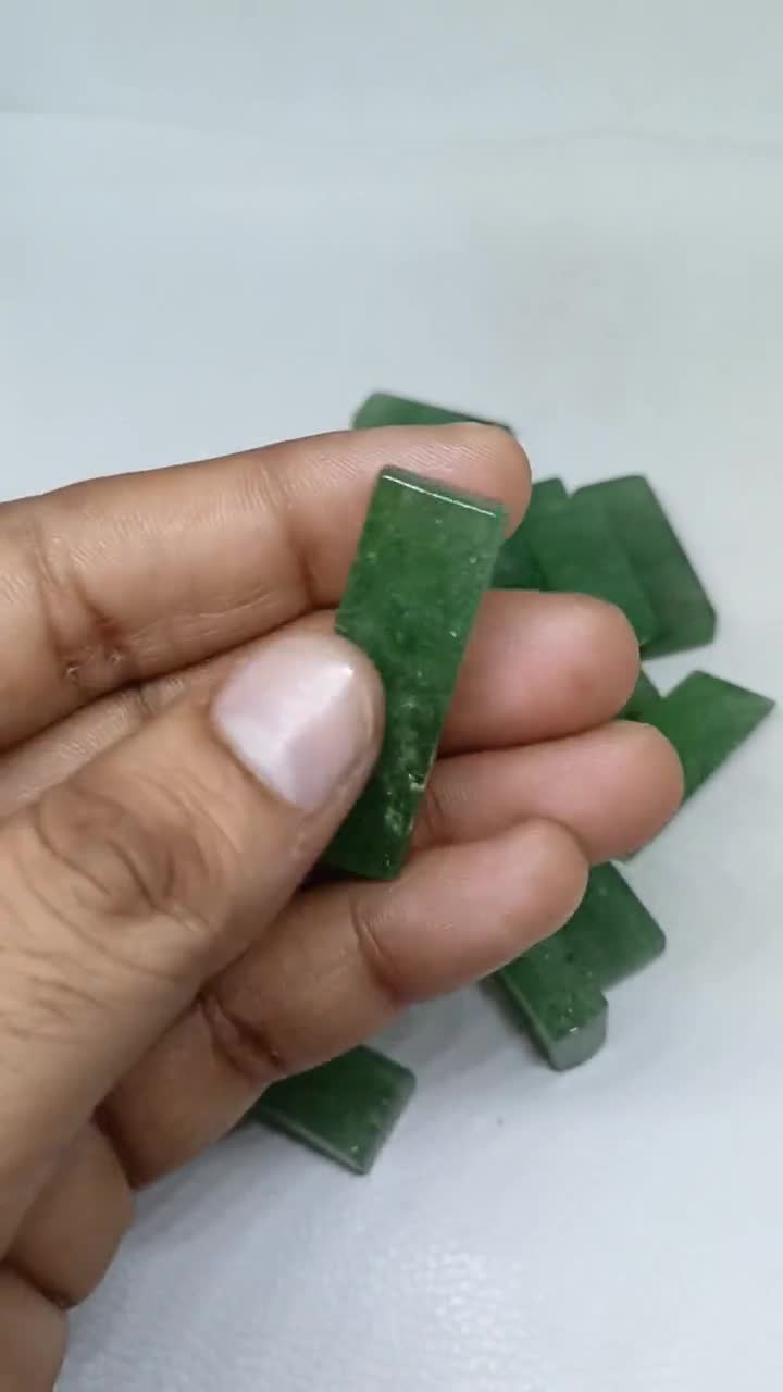 研磨されたグリーンアベンチュリンスラブ：ジュエリー用の長方形の