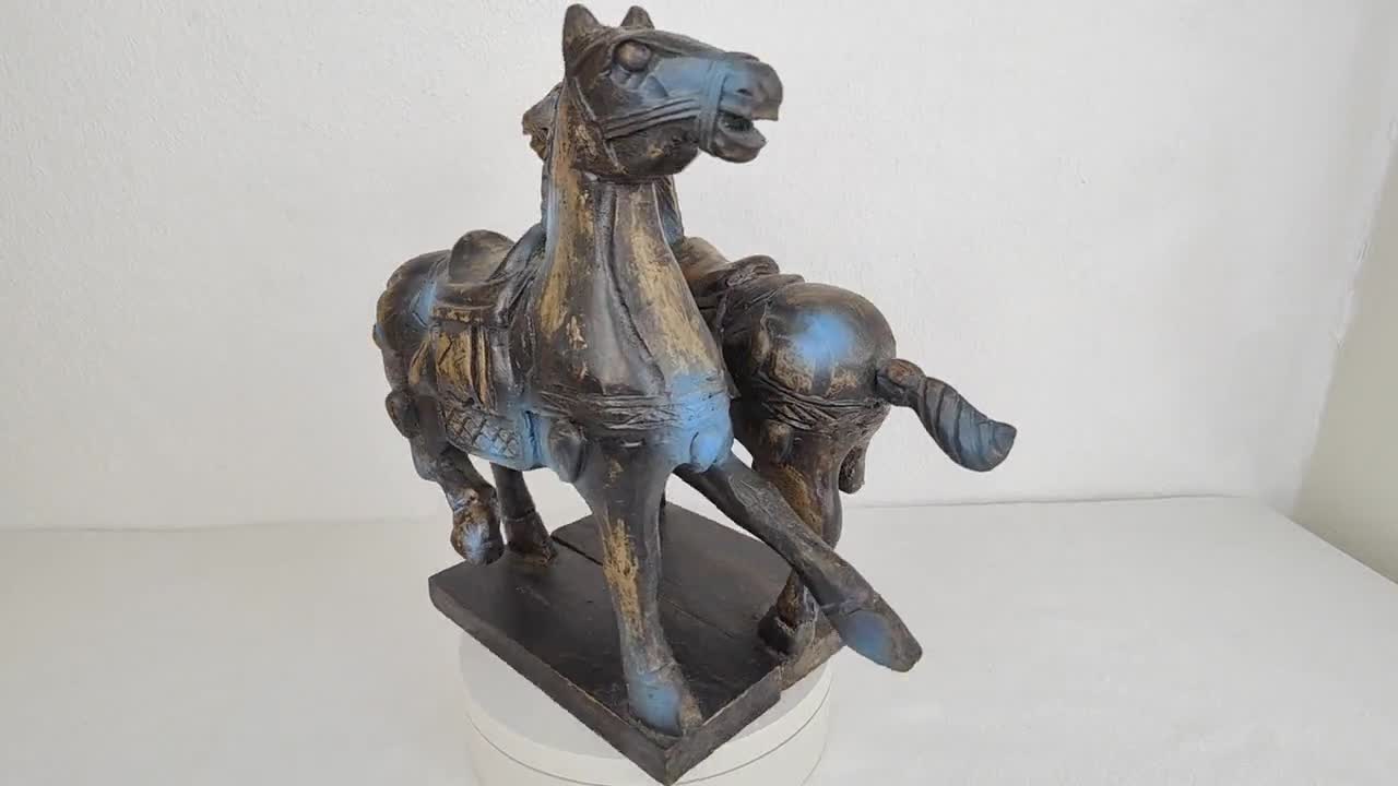 Juego de 2 figuras de caballos, guerreros de terracota, madera tallada,  azul, negro, dorado, mecedora, decoración vintage