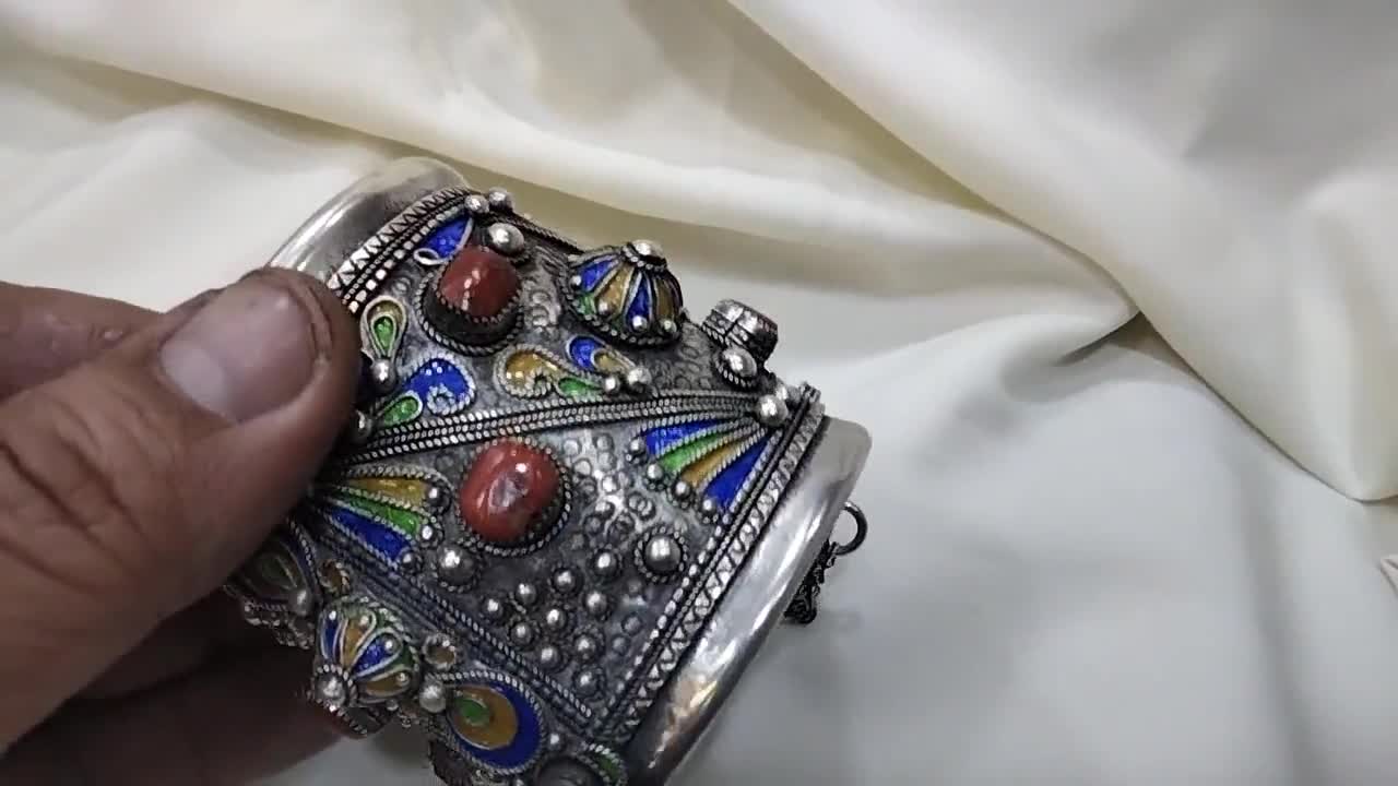 Moroccan Sterling Silver and Enamel Berber Kabyle Hinged Bracelet at  1stDibs | kabyle bracelet, amazigh bracelet, bracelet amazigh