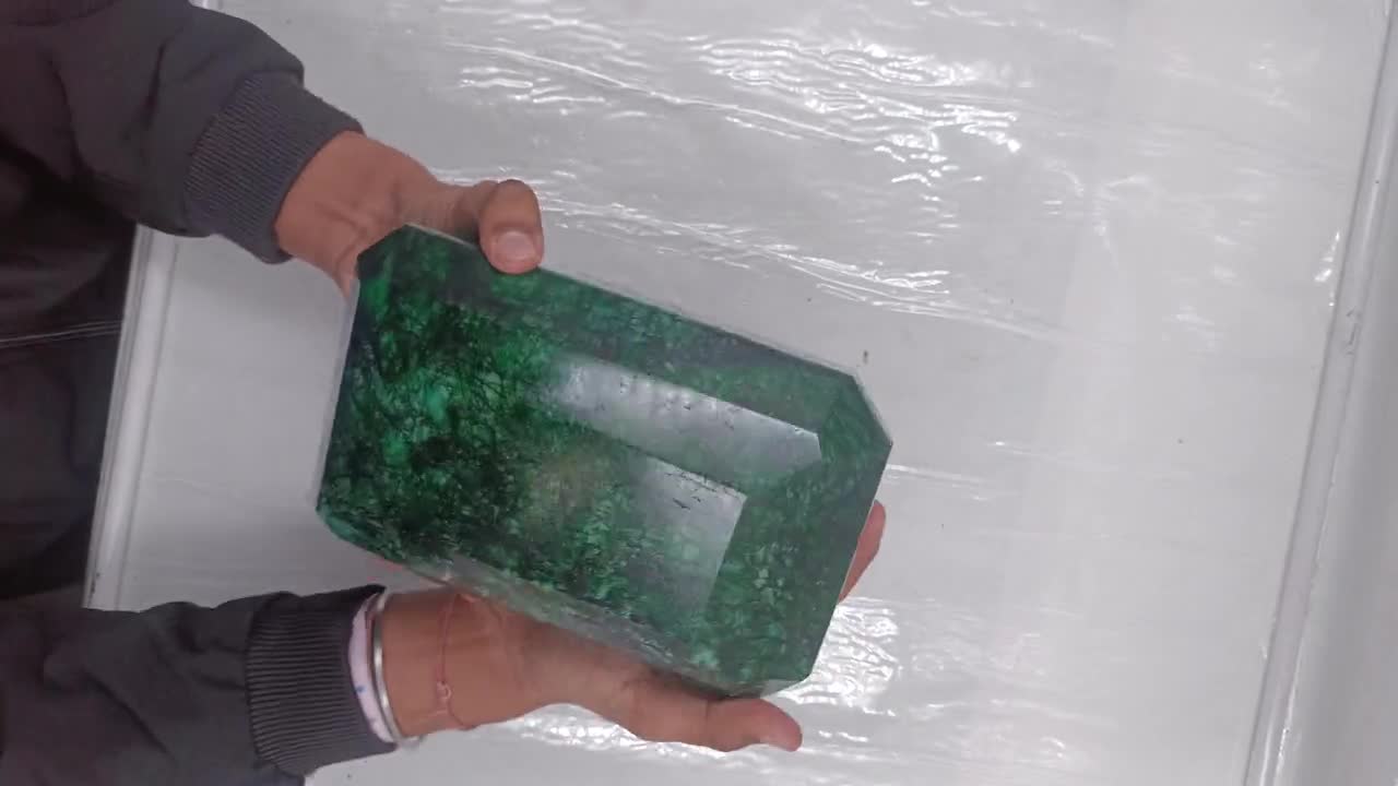 Emerald 25000 Carat Huge Green Emerald Transparency Opaque from Brazil  Stone IGL Certified Loose Gemstone faceted Emerald Cut Stone NAX