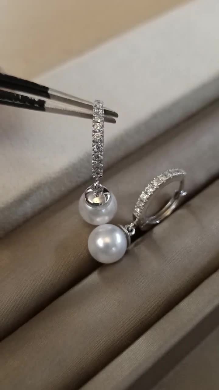 Orecchini Cerchio Con Pendente Perle E Diamanti Incastonati Yoshiko 37623 Zoom