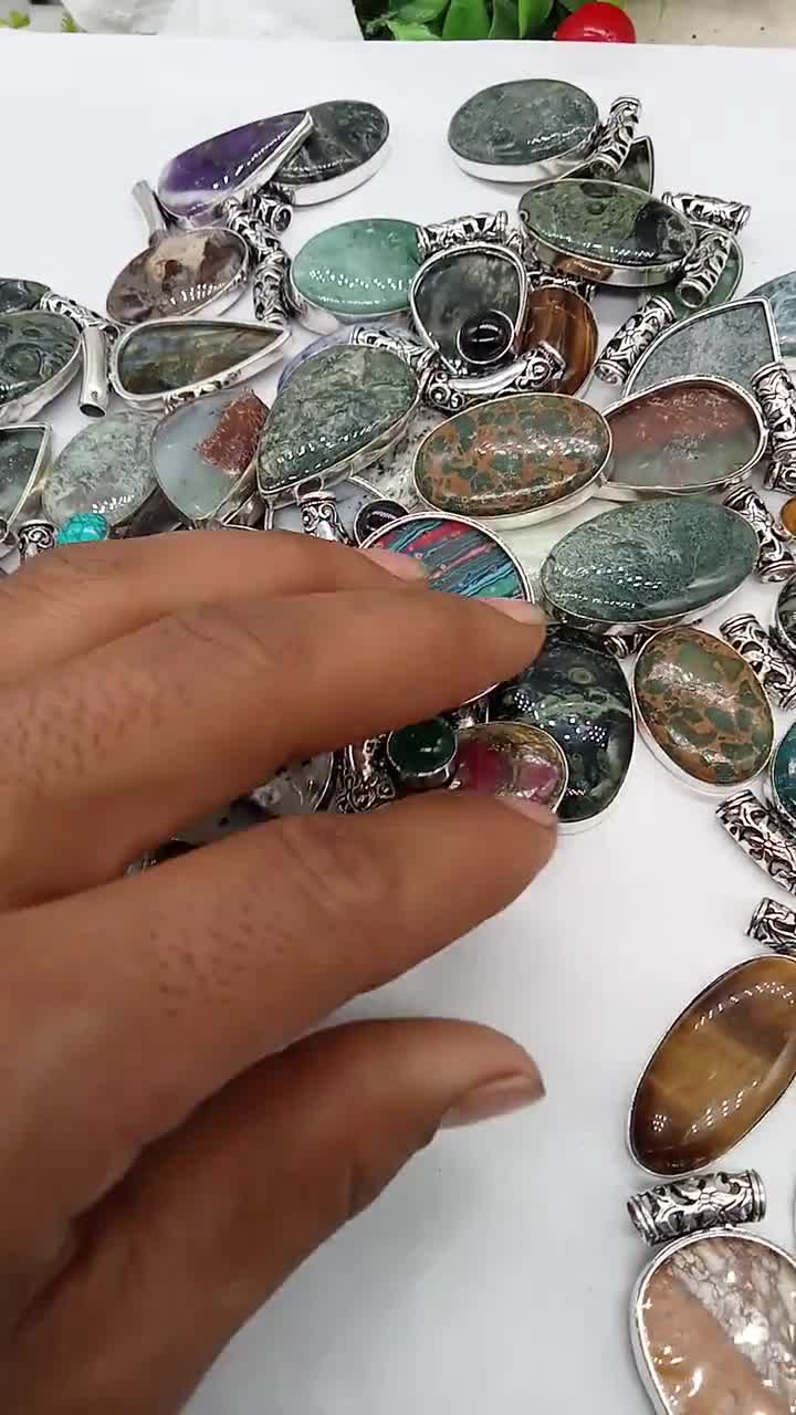 Fantastico ciondolo con pietra preziosa malocchio, lotto all'ingrosso Fantastico ciondolo con pietra preziosa malocchio, lotto all'ingrosso