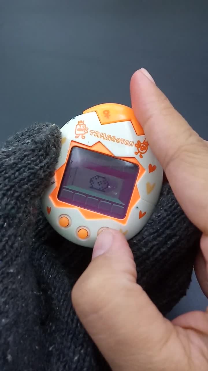 SKU B780P8768 | Bandai Tamagotchi Osutchi and Mesutchi Digital Pet