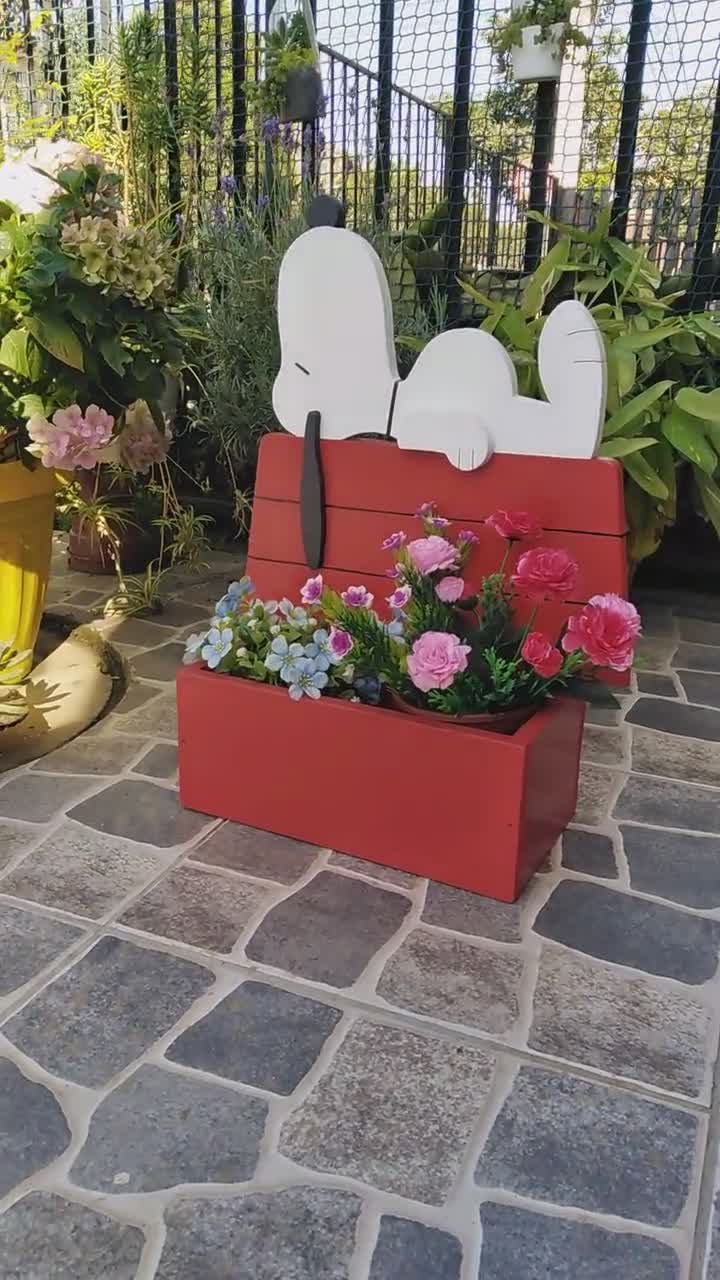 Snoopy Planter, Snoopy Character Pattern, Wooden Planter Snoopy Planter, Snoopy Character Pattern, Wooden Planter