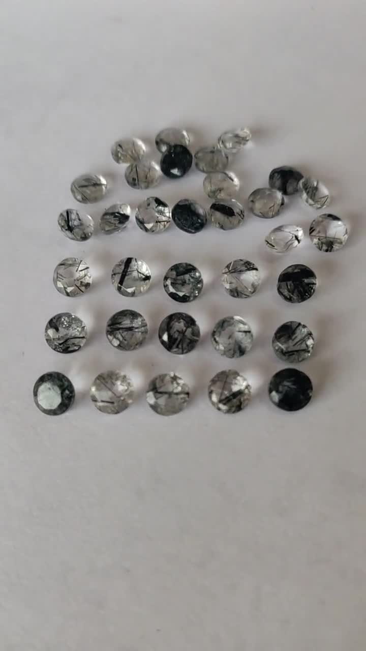 天然ブラックルチルクォーツ 6 mm ラウンドカット - ルースブラック