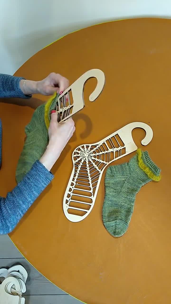Mini Sock Knitting Needle Gauge, Wooden Keychain, Knitting