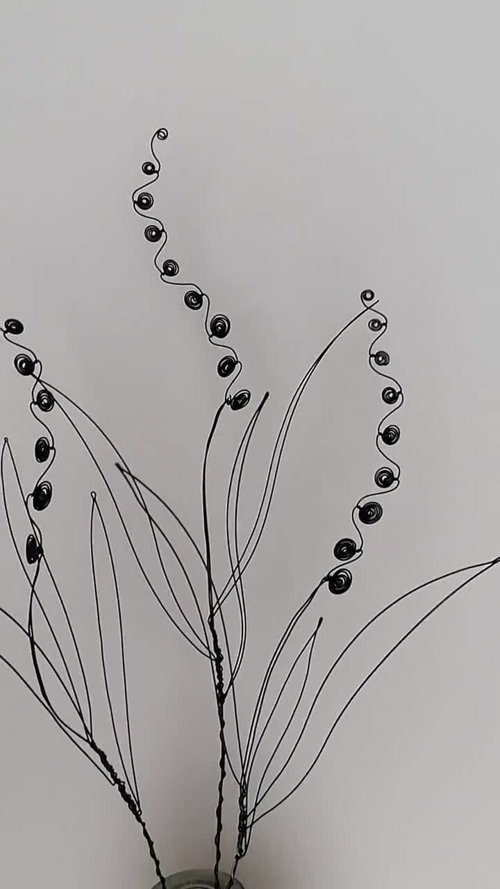 Black Wire Flower and Leaf