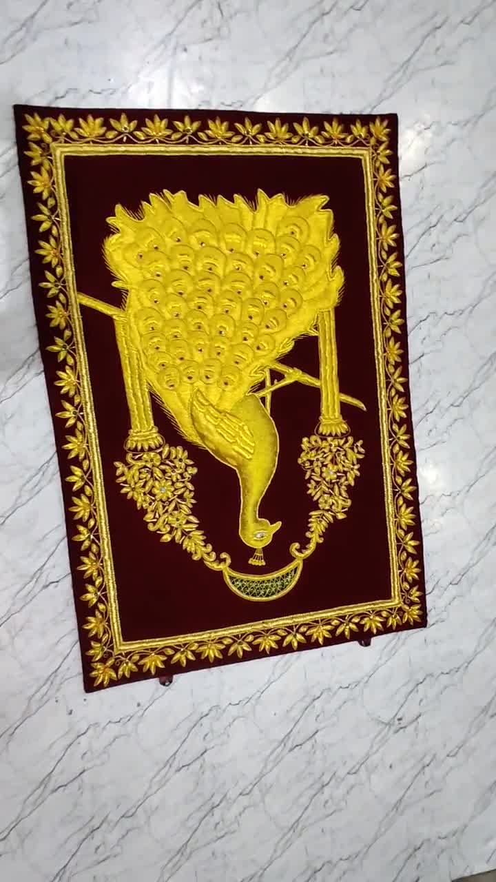 孔雀デザインの装飾皿　インド　india 大理石　金細工　美術　芸術　伝統工芸 孔雀デザインの装飾皿 インド india 大理石 金細工 美術 芸術
