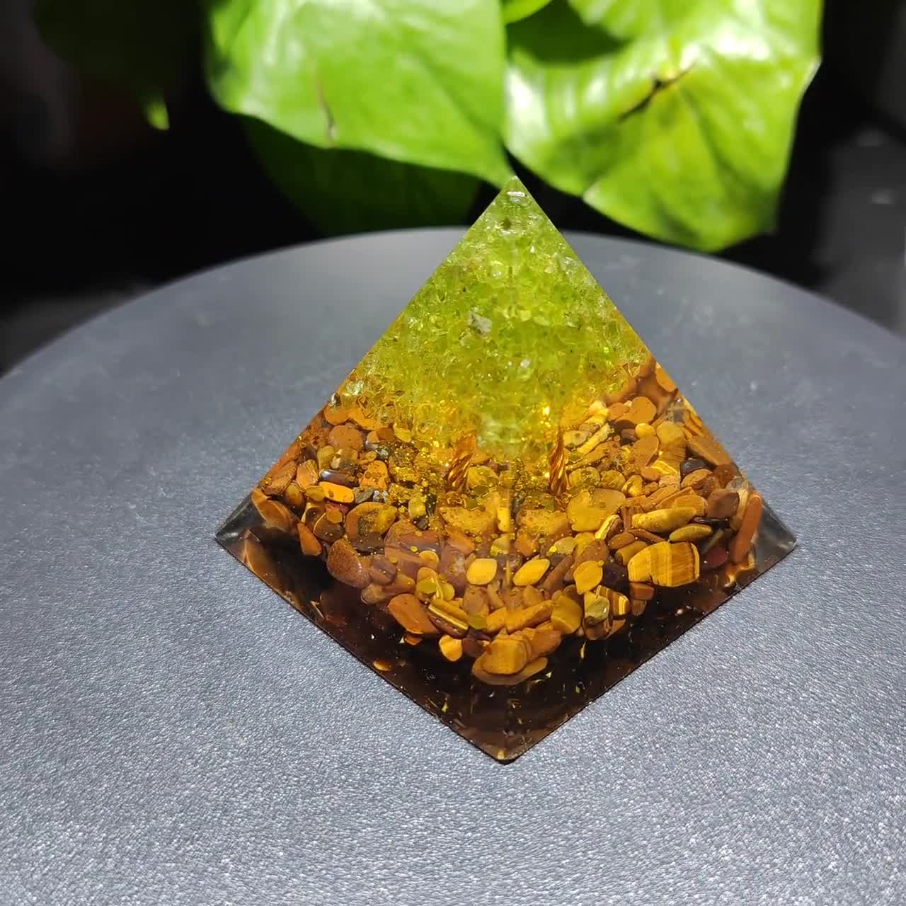 1pc Pyramide D'orgonite Arbre De Vie Pierre Naturelle Cristal