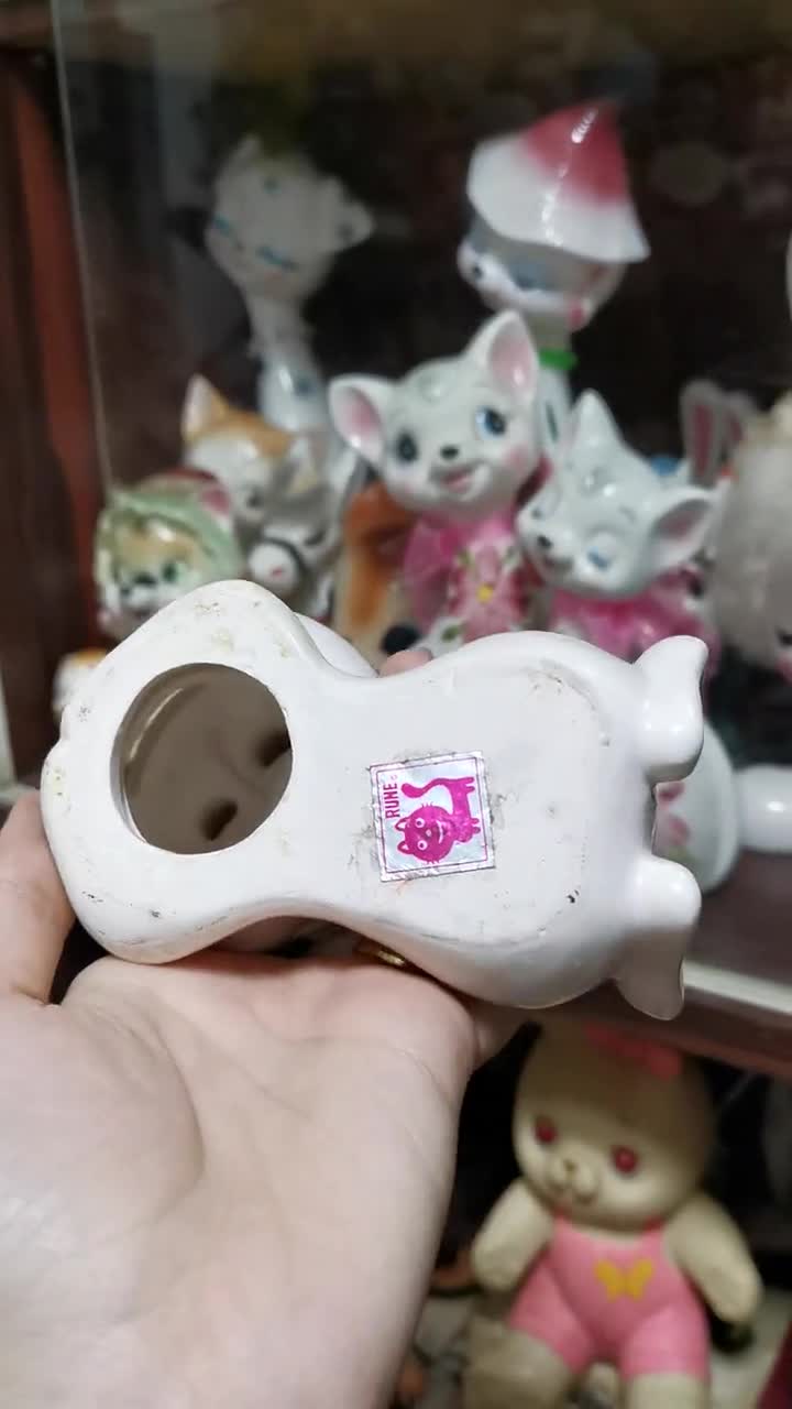 シュタイフ　ドイツ民族衣装の花嫁さん、花婿さん　マッチングナンバー ケンウッド MDV-L500 2013 年度地図データ (管理番号:19060617)