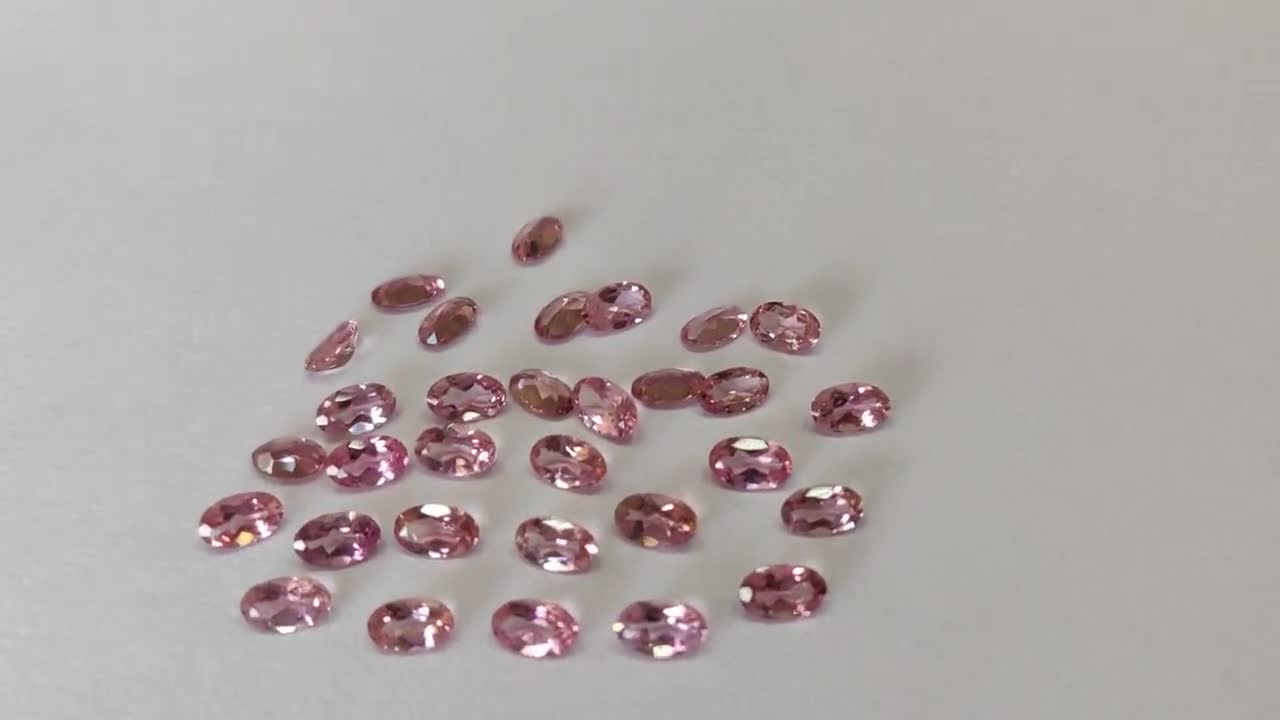 天然ピンクトルマリンファセットオーバル4 x 6 mmスーパートップ品質