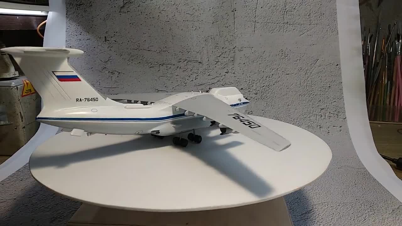 Model of Il-82. Airborne Command Post/communications Relay
