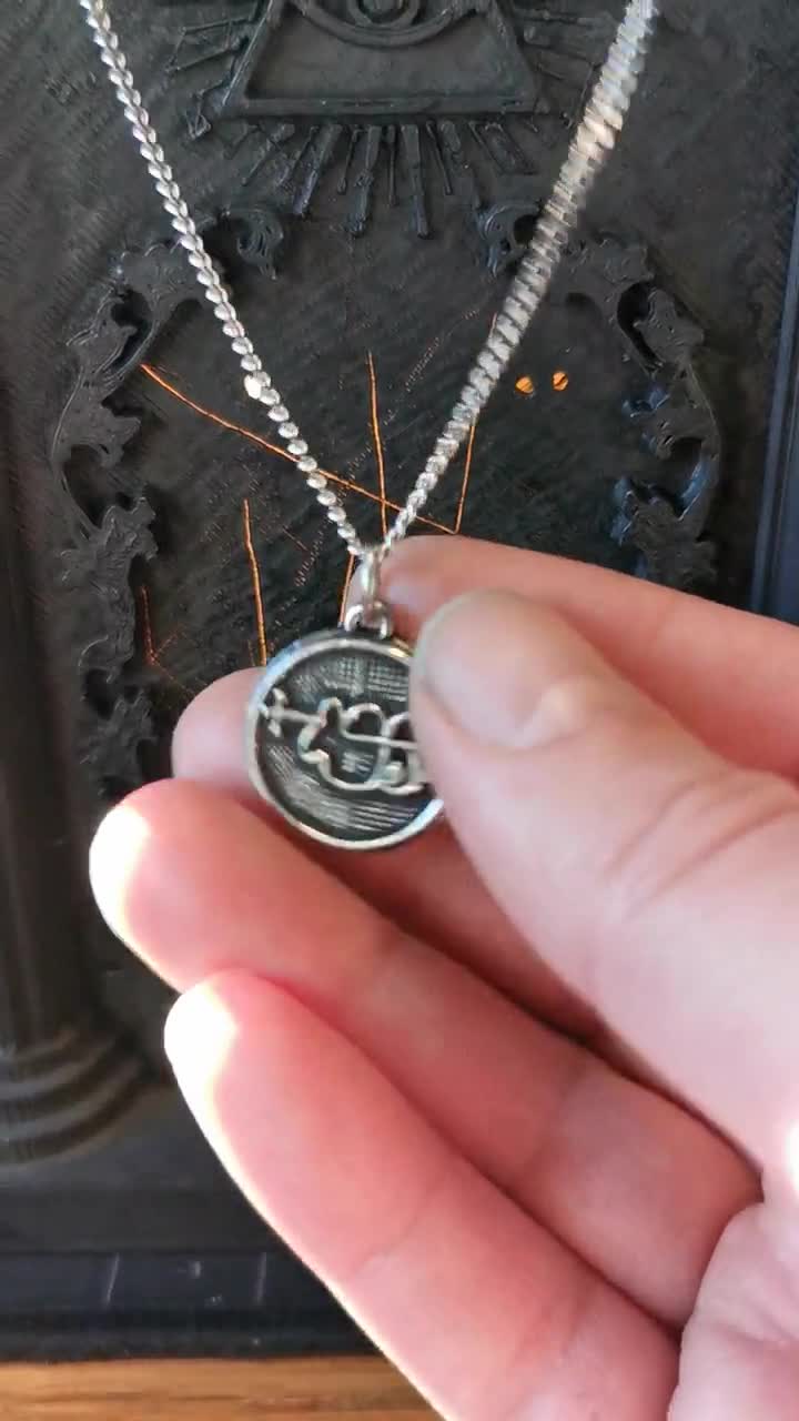Small Clauneck Seal Pendant With Antique Finish - Etsy
