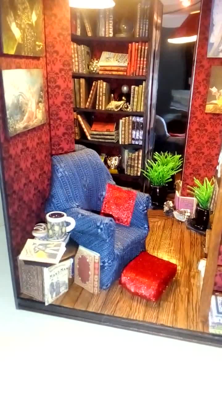 Booknook, Book Nook, Diorama, Miniature Room, Book Lover Gift, Vintage  Style Library, Office, Study, Desk and Chair, Heaps of Books. -  Denmark