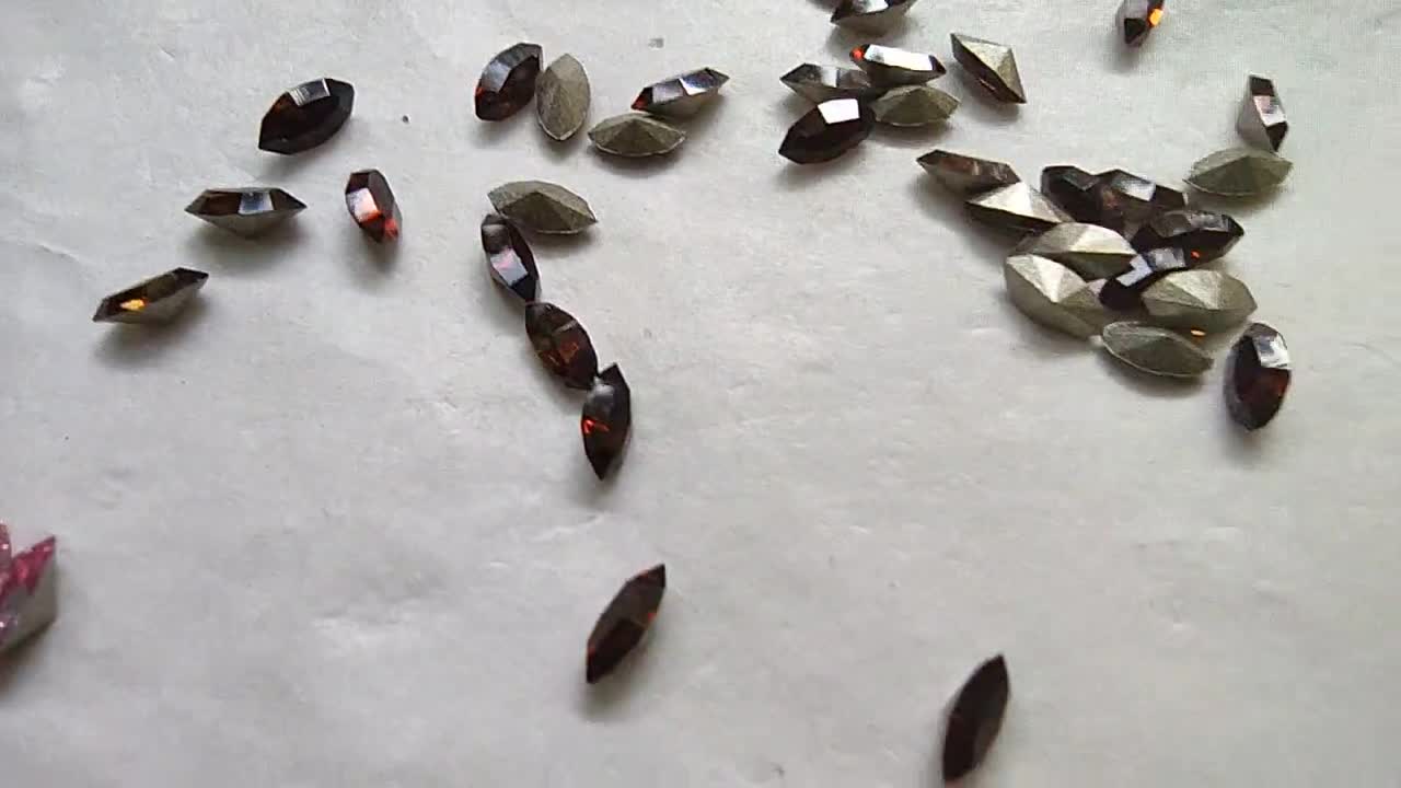 4 x 2 mm スワロフスキー ファンシー ナベット 36/72/144 個