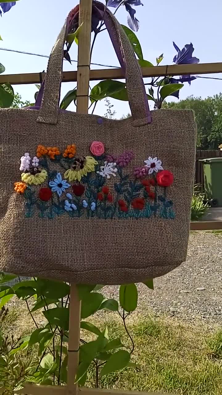 Bolsa para labores flores granate. 42x18x16cm