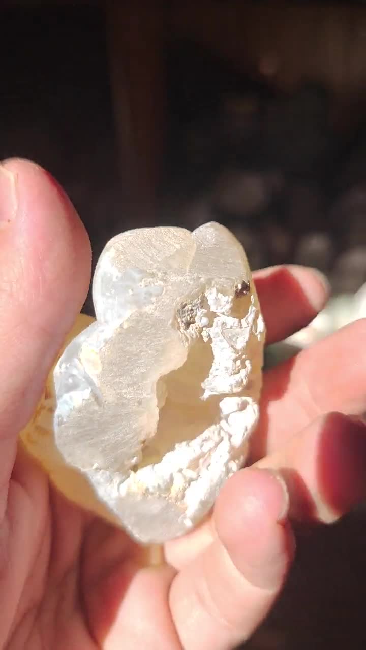 chalcedon botroidalny video poster