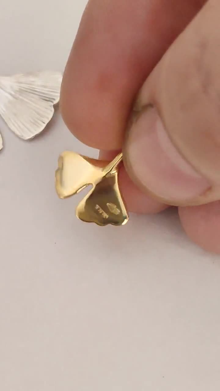Handmade 18k Gold Ginkgo Leaf Pendant: Engraved Botanical Charm video poster