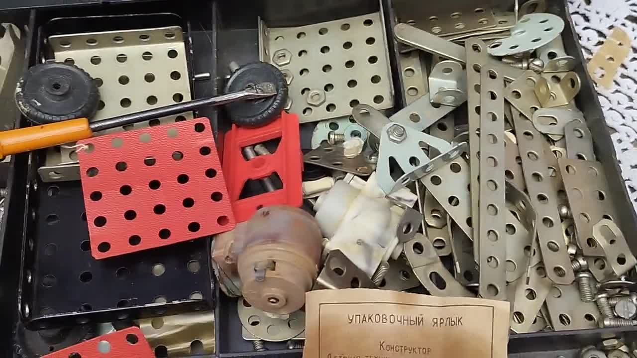 AEVVV Set Costruttore Metallico Russo URSS - 292 Pezzi, Kit Educativo STEM Per Ingegneria Meccanica