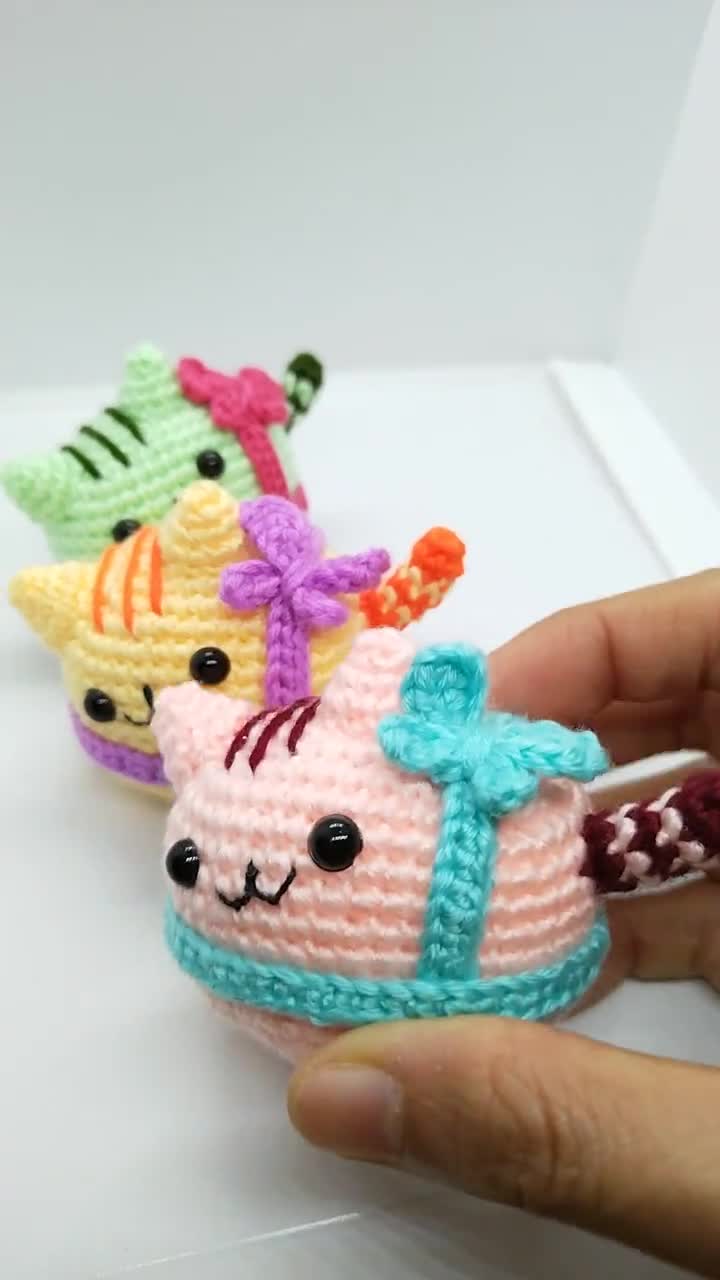 PATTERN : Present Kitty Beginner Friendly Amigurumi / Crochet Pattern in  ENG PDF 