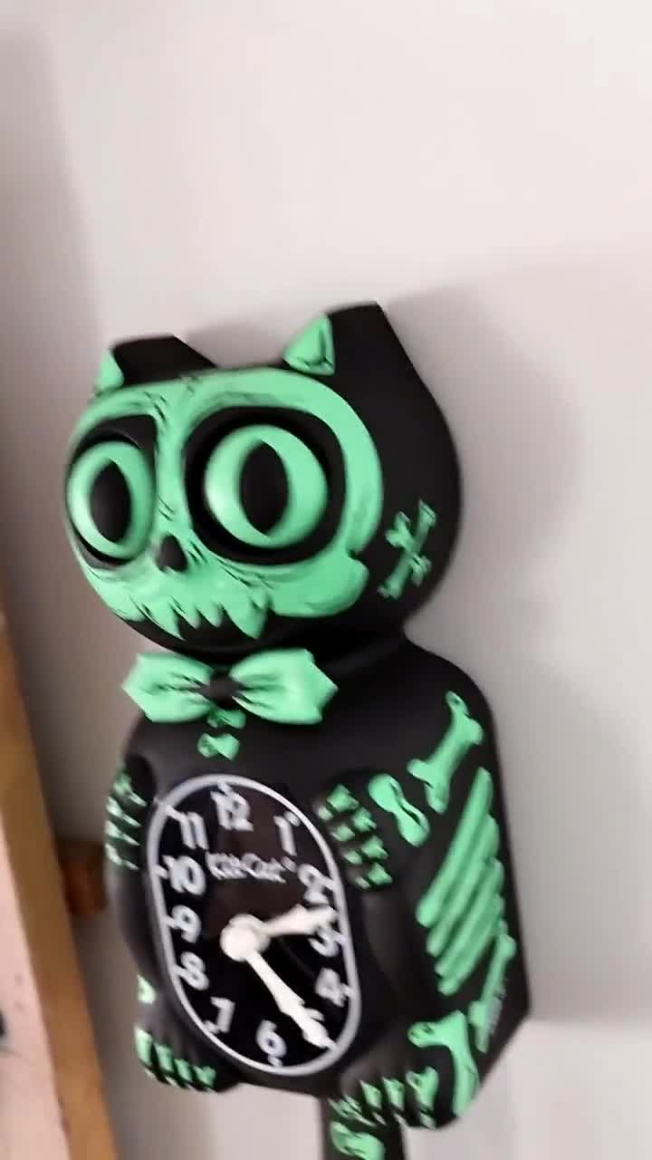 Glow in the Dark skeleton Kit-Cat Klock© Custom Clock - Horror Skull  Monster Creepy Original Art Hand Painted - x Gabbie - One of a kind!