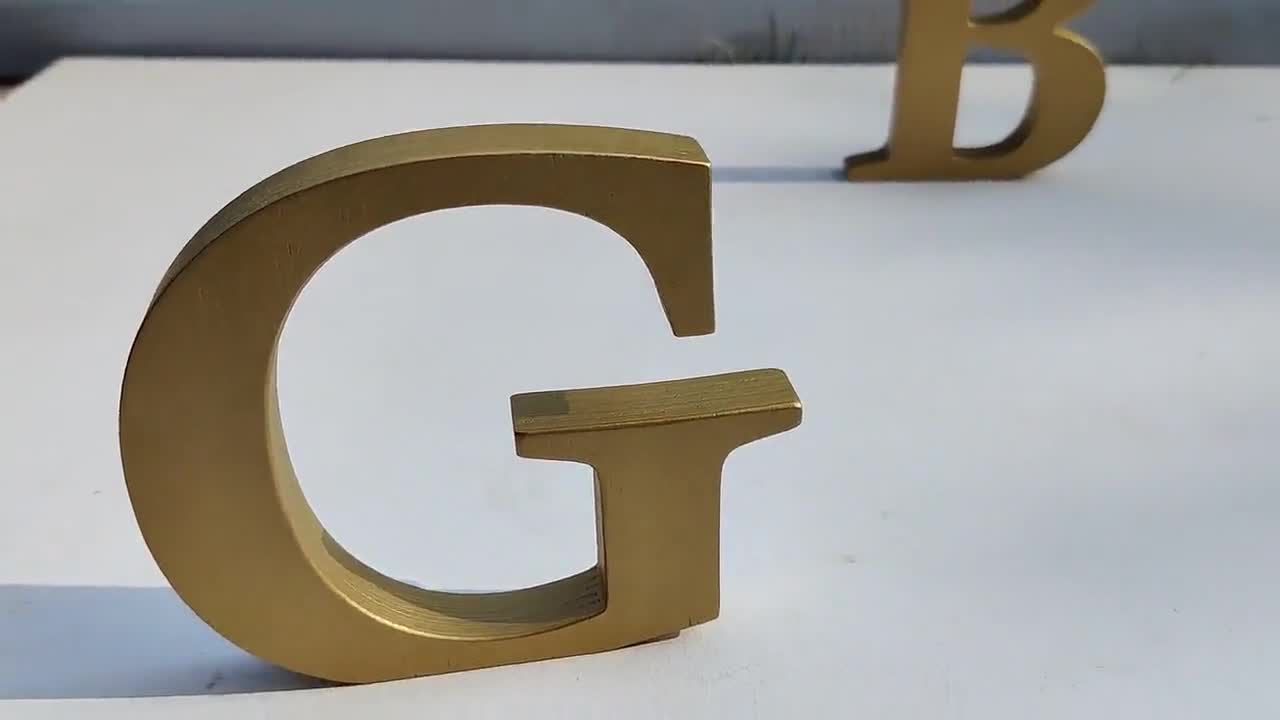 Letras decorativas letras independientes de madera letras independientes de  oro letras de madera personalizadas decoración de estante letra de madera  iniciales regalo de cumpleaños -  España