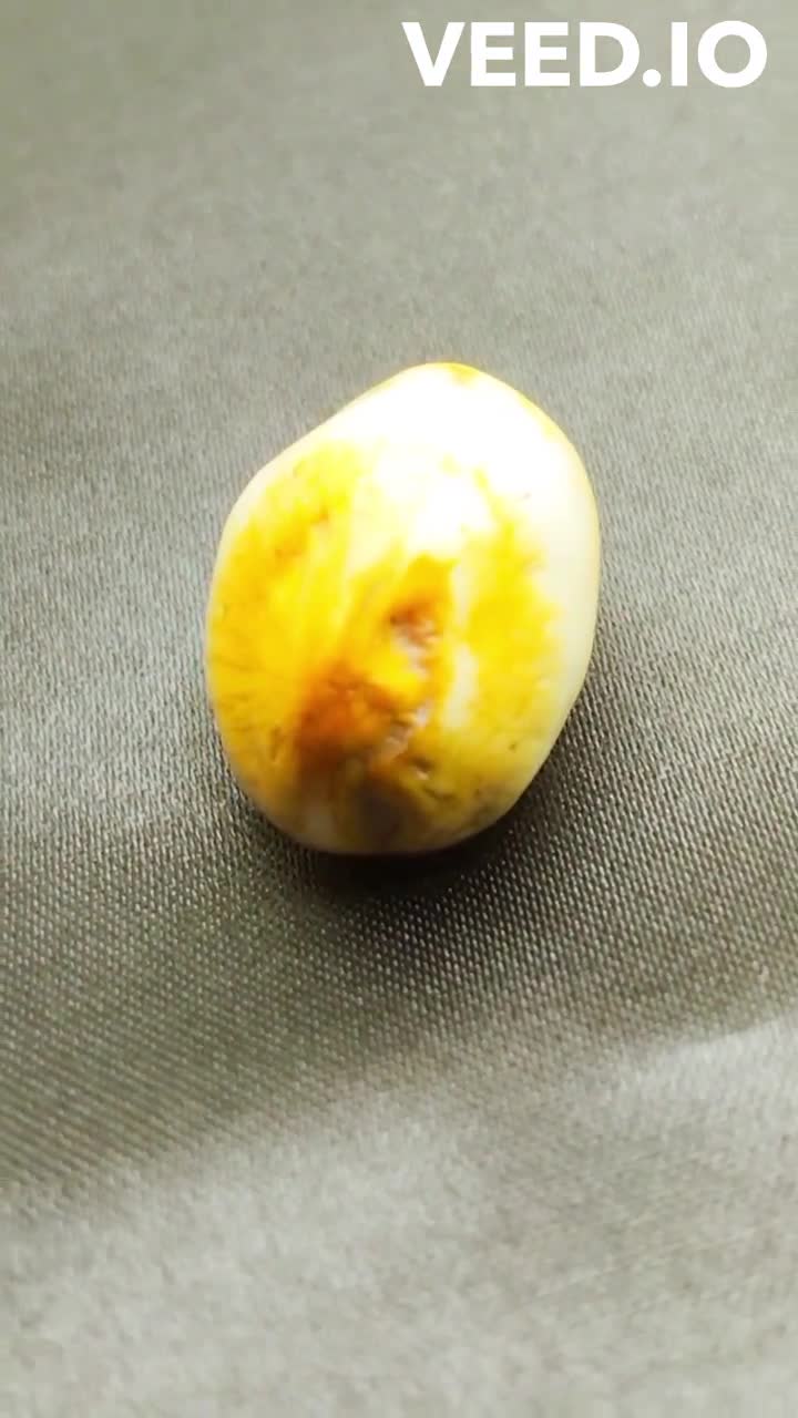 Natural Scallop Pearl - 33 Carat - Rare Color - Collectors