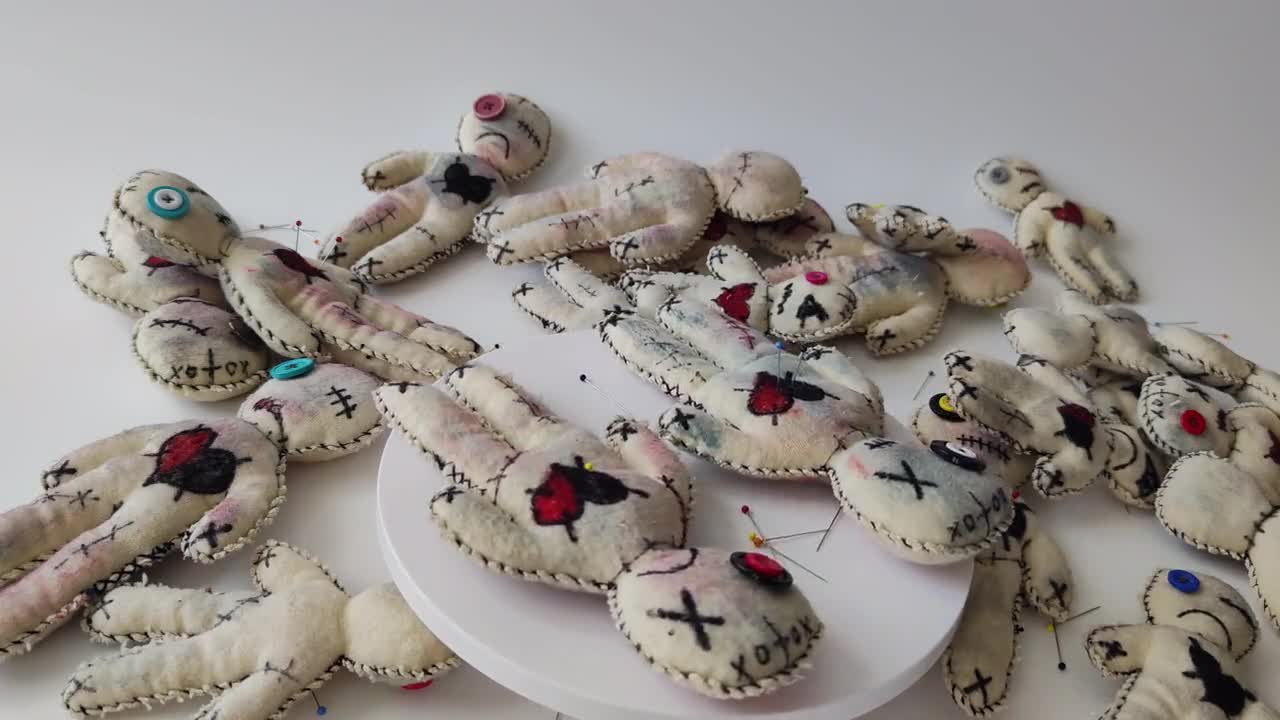 VOODOO POP AUTHENTIEK / Groot! Haïtiaanse Voodoo-pop / Echt / Origineel  Handgemaakte Realistische Voodoo-pop 1pc Groot - (19-22cm) #Random, image size:1280x720