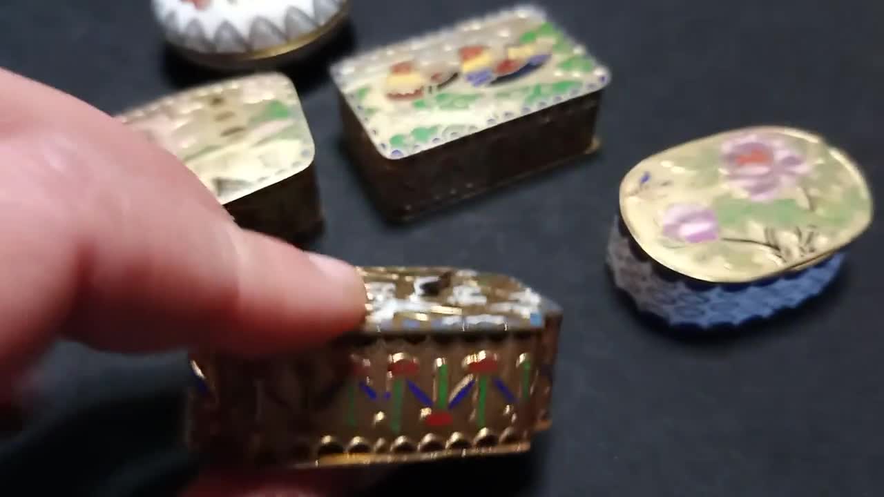 Ancien Pilulier Chinois En émail Cloisonné - Boîte à Pilules Décorative, 7 Compartiments, Thème Fleuri