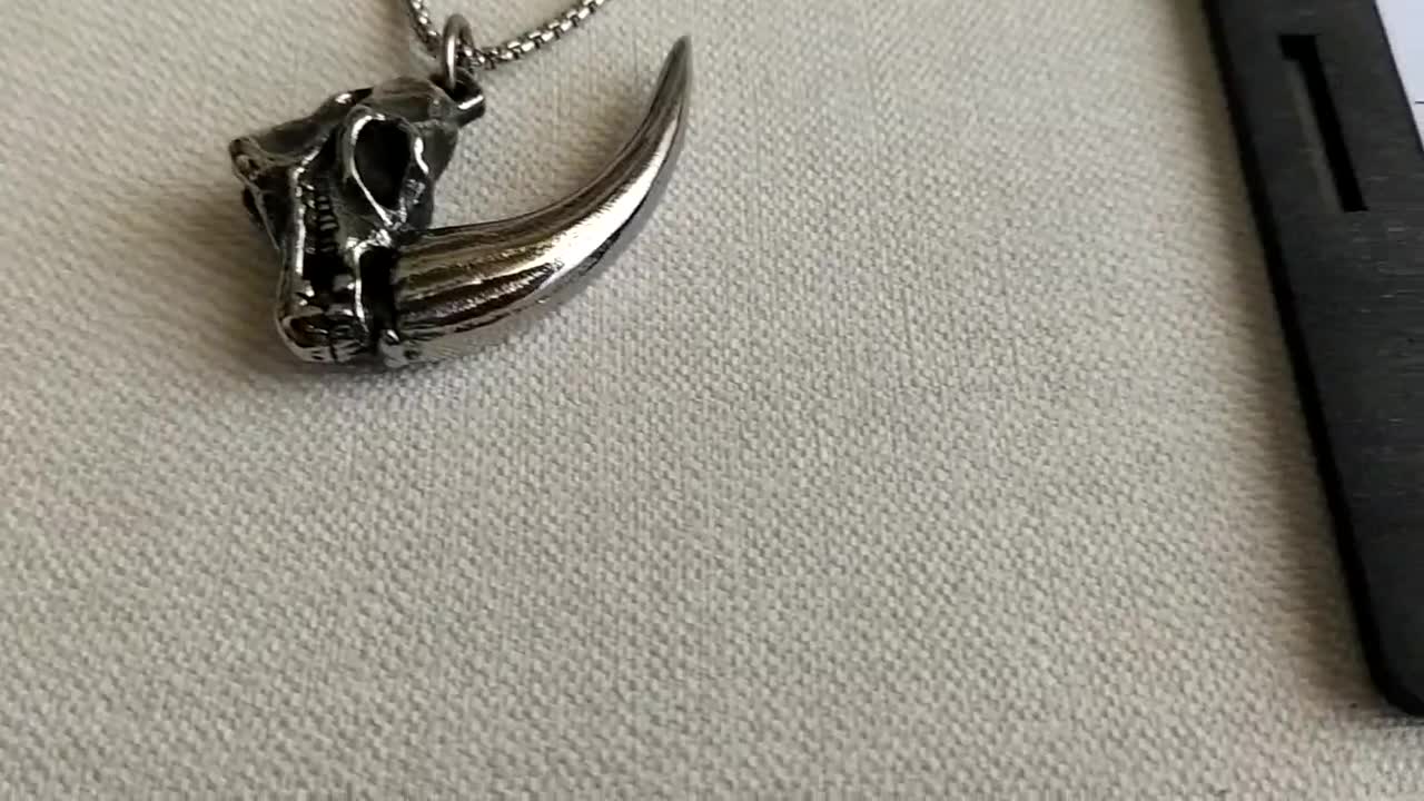 LUTAKU Collana con ciondolo a forma di occhio di Horus, in acciaio inox